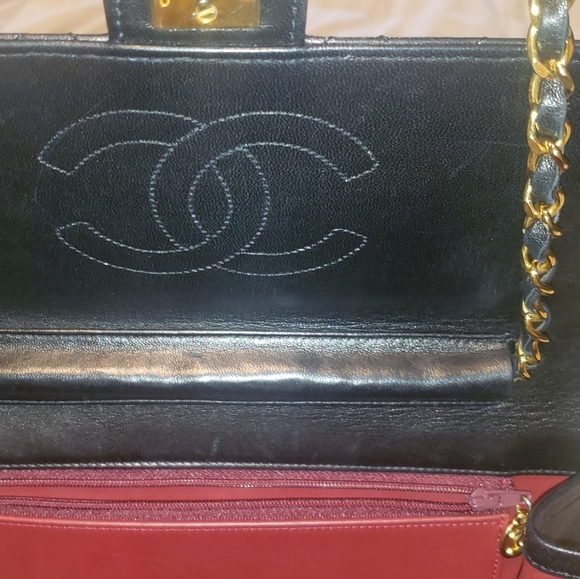 Chanel Classic Quilted Lambskin Bag FULL SET, BOX AND DUSTBAG Series 2 - Picture 6 of 16